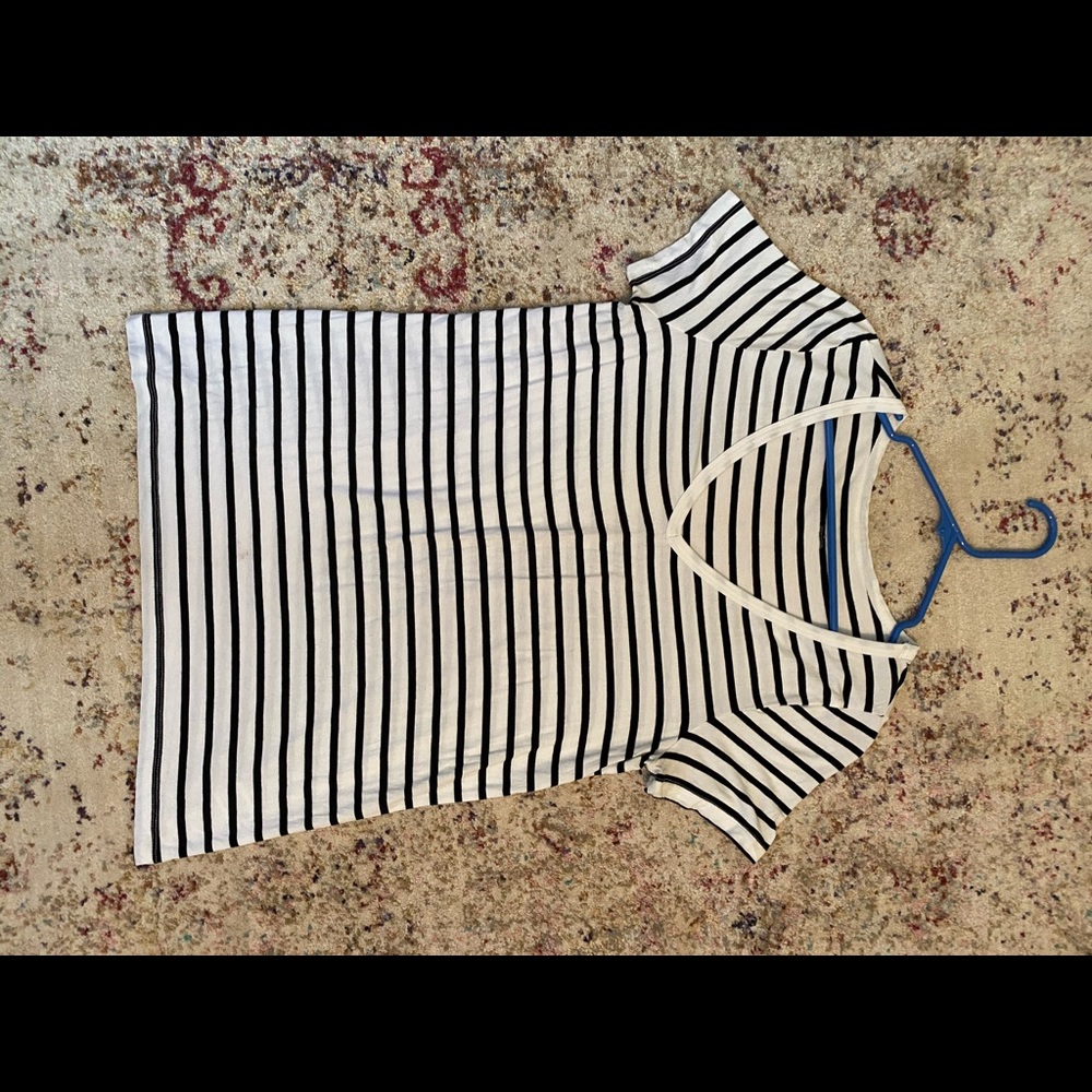 Black/white striped top